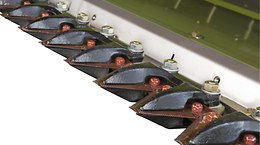 Pour une coupe nette même en cas de conditions défavorables (plantes humides ou mauvaises herbes, par exemple), les doubles doigts courts sont ouverts à l'avant. - Outils frontaux