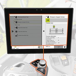 Molette de sélection et bouton-poussoir CEBIS.
Les molettes de sélection et les touches ESC et favoris vous permettent de naviguer en toute sécurité sur l'écran du CEBIS même sur des parcelles accidentées, par exemple pour affûter les couteaux ou régler le contre-couteau. - JAGUAR 980-930 (Type 497) 900 HRC